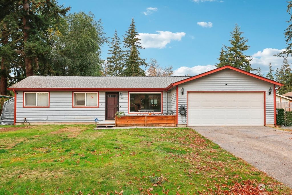 Photo of 3903 118th Place NE, Marysville, WA 98271 (MLS # 2305066)