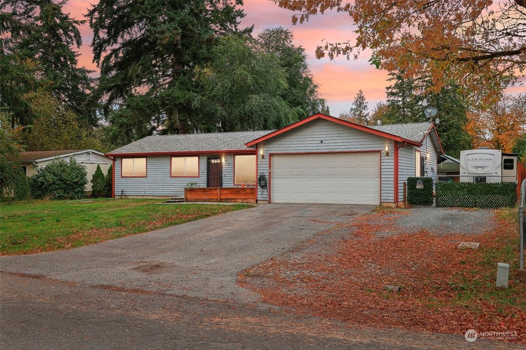 Photo of 3903 118th Place NE, Marysville, WA 98271 (MLS # 2305066)