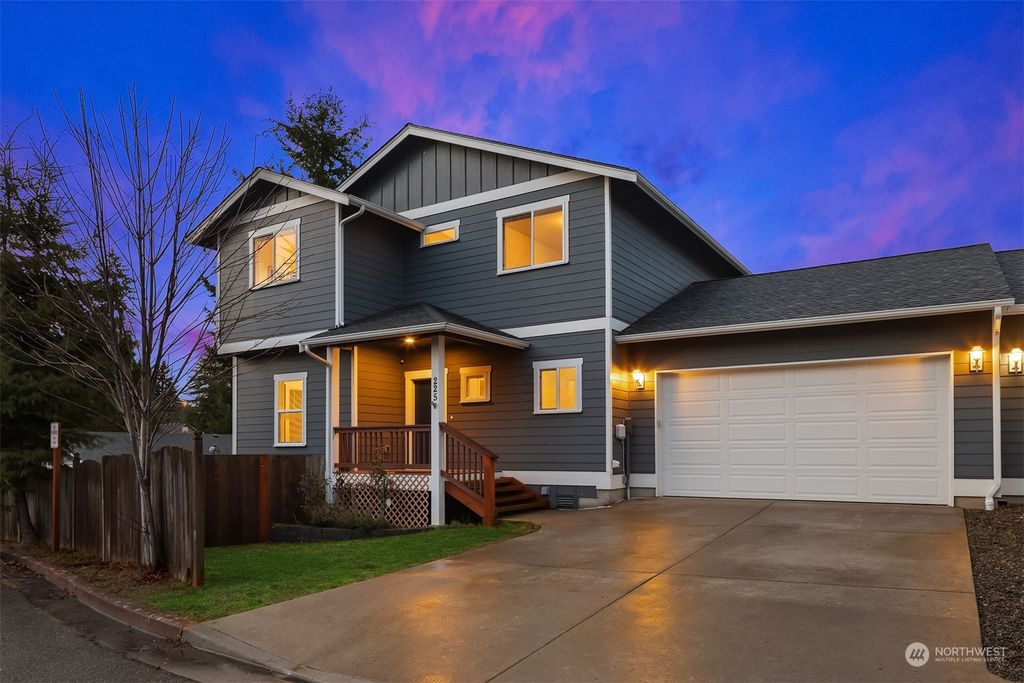 Photo of 225 N Cabot Road #A, Everett, WA 98203 (MLS # 2026769)