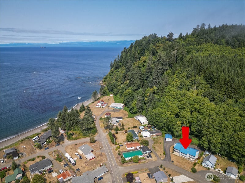 210 Salmon Street 5