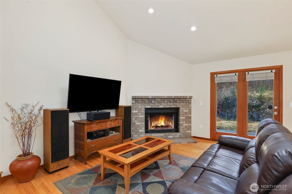 Photo of 1826 Browns Point Boulevard, Tacoma, WA 98422 (MLS # 2496149)