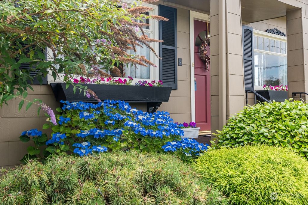 Photo of 1431 Wetmore Avenue, Everett, WA 98201 (MLS # 2258233)