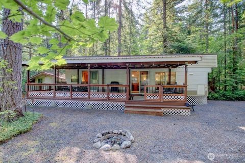 Photo of 90 4 Christmas Tree Circle, Deming, WA 98244 (MLS # 2394552)