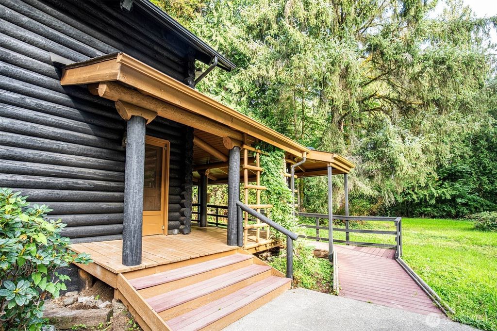 Photo of 12107 155th Avenue NE, Arlington, WA 98223 (MLS # 2425239)