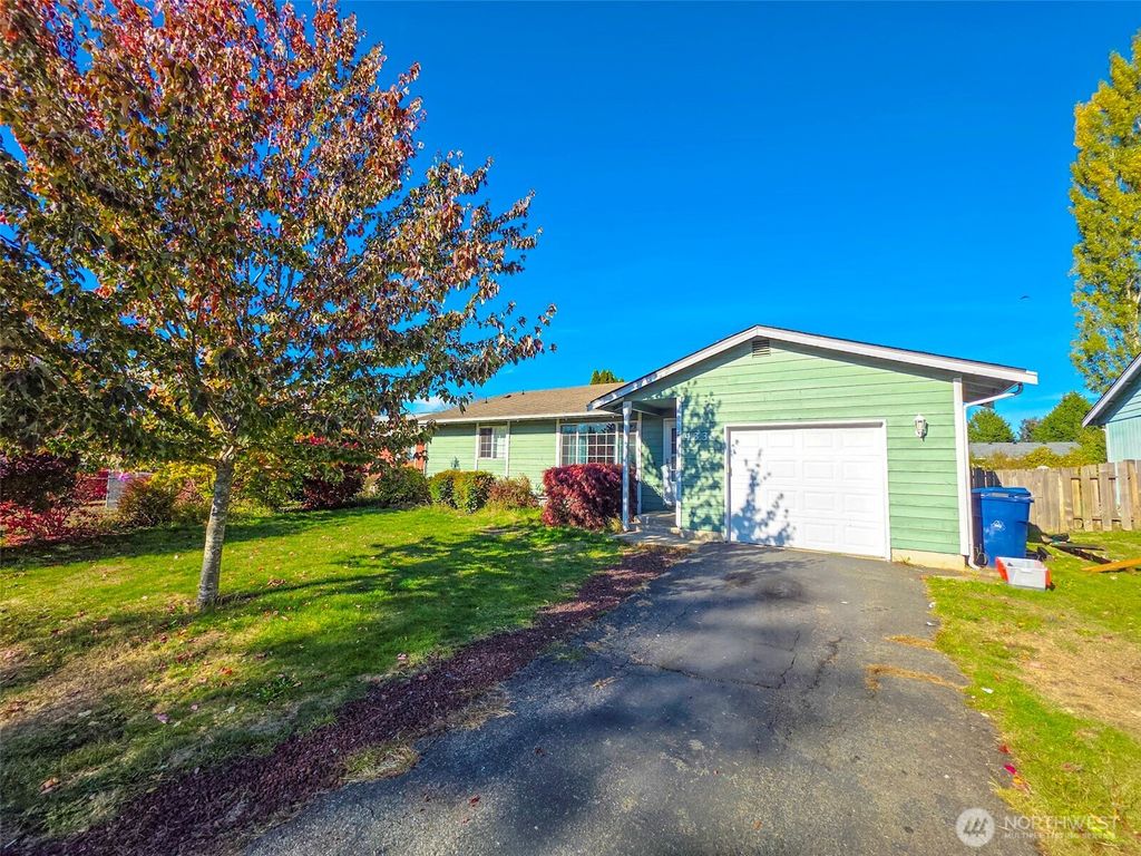 Photo of 4331 125th NE 4331 125th NE St, Marysville, WA 98271 (MLS # 2436793)