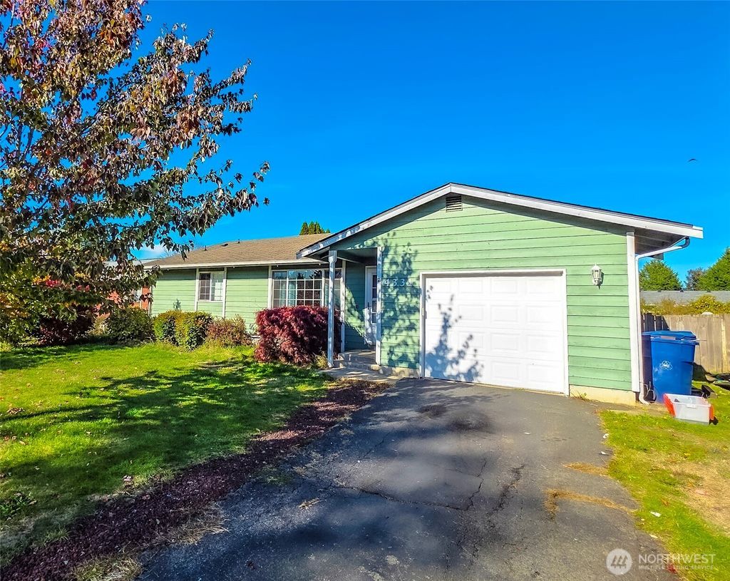 Photo of 4331 125th NE 4331 125th St NE St, Marysville, WA 98271 (MLS # 2436793)
