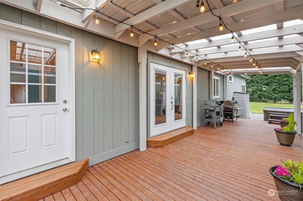 Photo of 12528 10TH Drive SE, Everett, WA 98208 (MLS # 2196806)