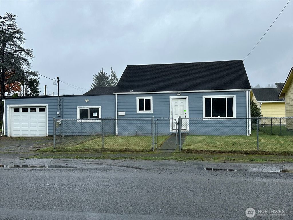 Photo of 608 W Scott Street, Aberdeen, WA 98520 (MLS # 2462906)
