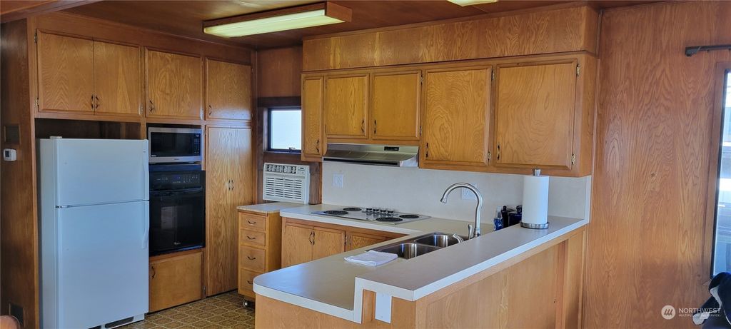 Photo of 3414 S Bow Lake Drive #17, SeaTac, WA 98188 (MLS # 2186296)