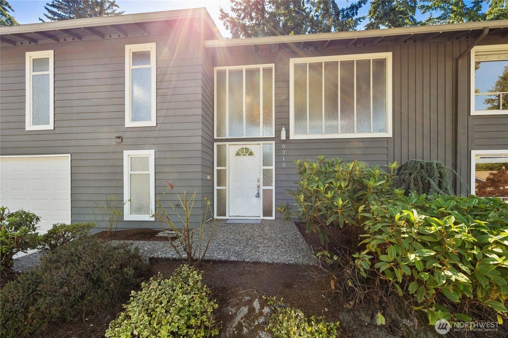 Photo of 6215 122nd Avenue SE, Bellevue, WA 98006 (MLS # 2533494)