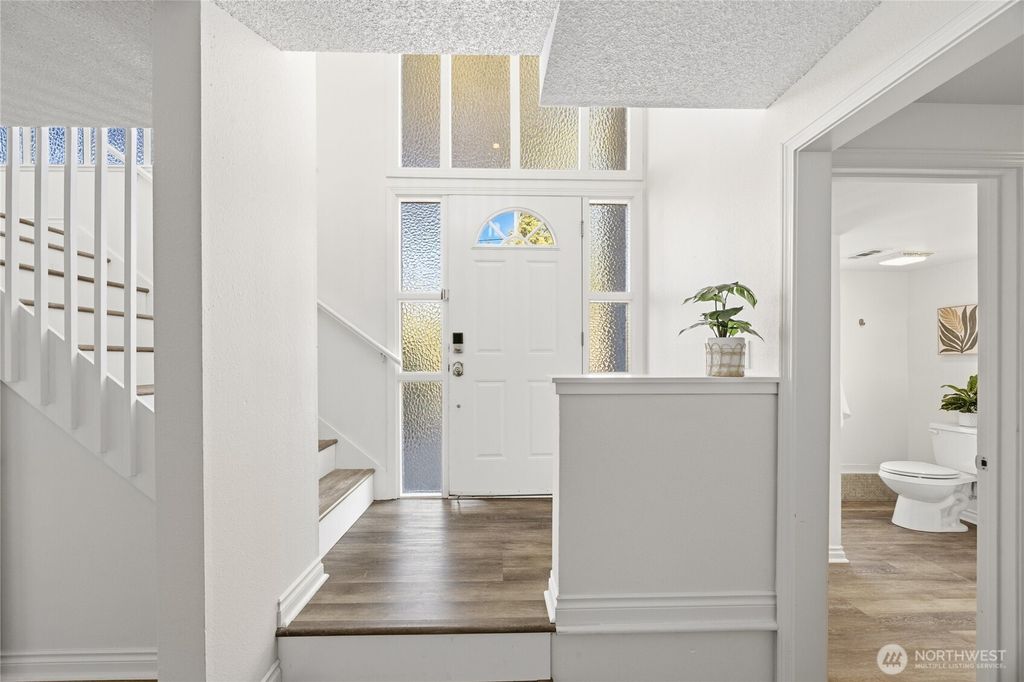 Photo of 6215 122nd Avenue SE, Bellevue, WA 98006 (MLS # 2533494)
