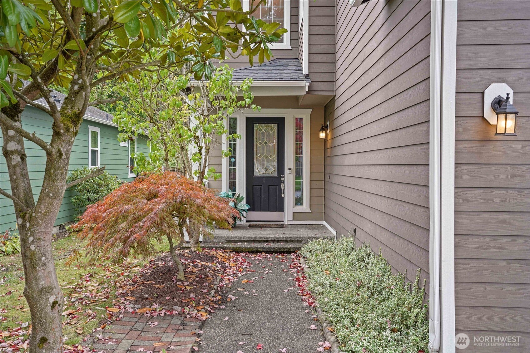 8806 177th Street E
