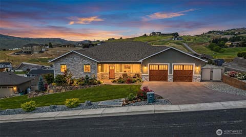 Photo of 4015 Knowles Road, Wenatchee, WA 98801 (MLS # 2518358)