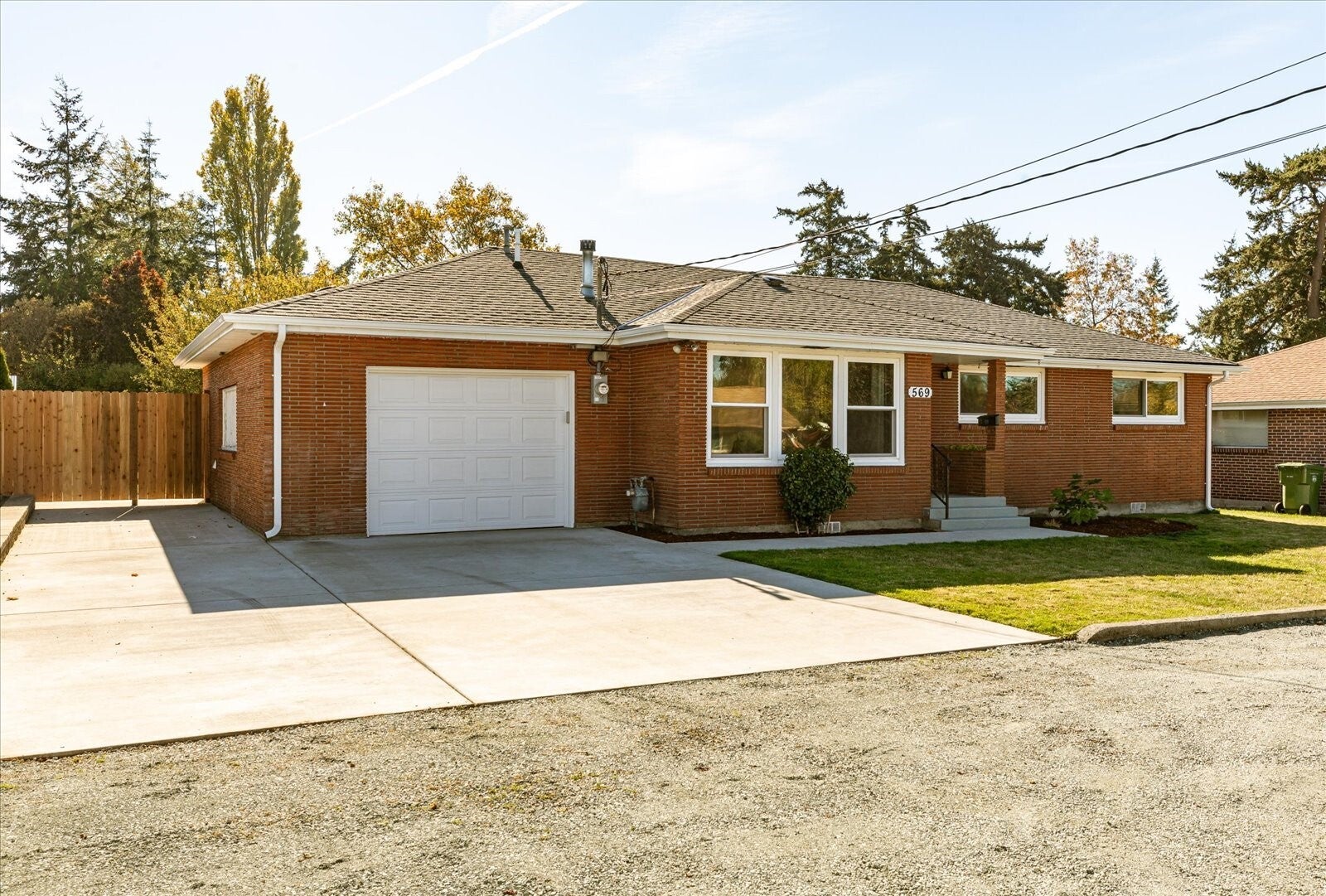 569 SE 6TH Avenue