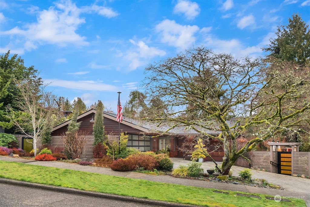 Photo of 5148 NE 54th Street, Seattle, WA 98105 (MLS # 2044912)