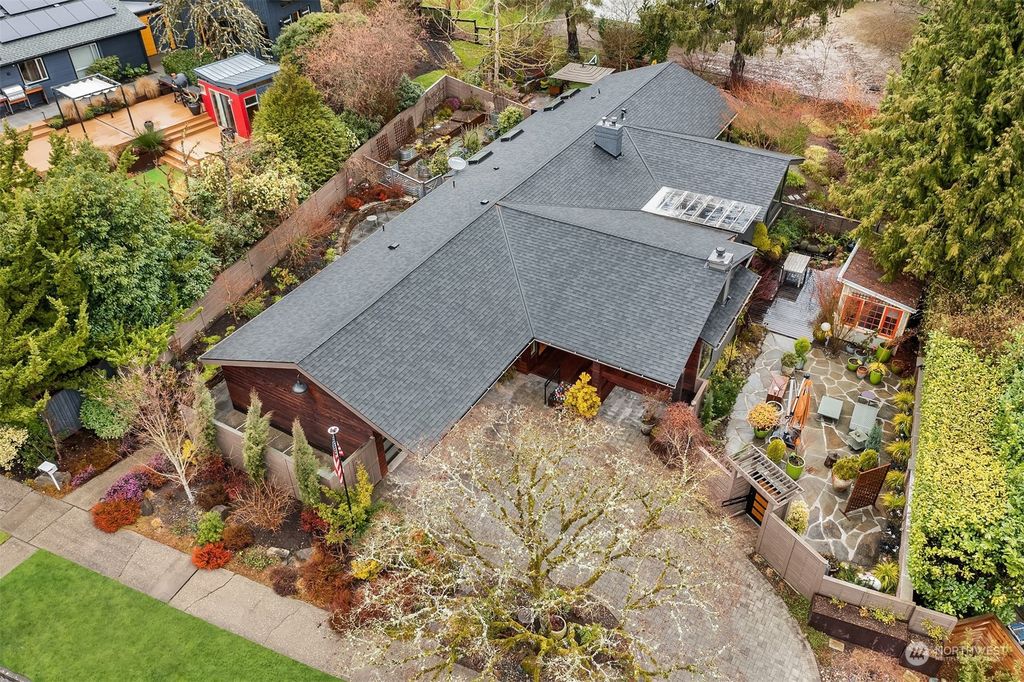 Photo of 5148 NE 54th Street, Seattle, WA 98105 (MLS # 2044912)