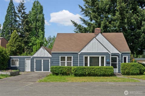 Photo of 205 W Saar Street, Kent, WA 98032 (MLS # 2549704)