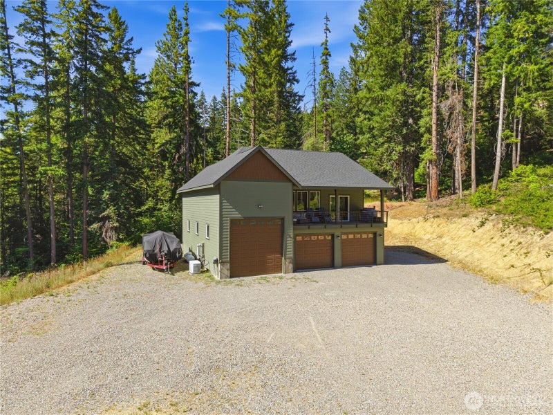 811 Wadsworth Loop
