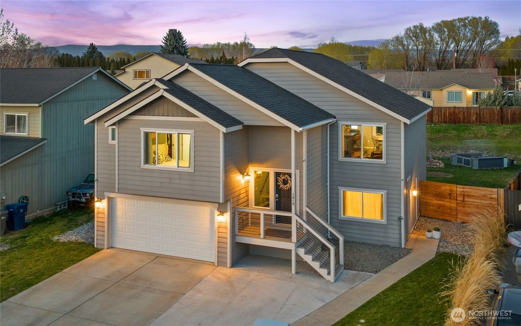 Photo of 1919 W Peakview Drive, Ellensburg, WA 98926 (MLS # 2499447)
