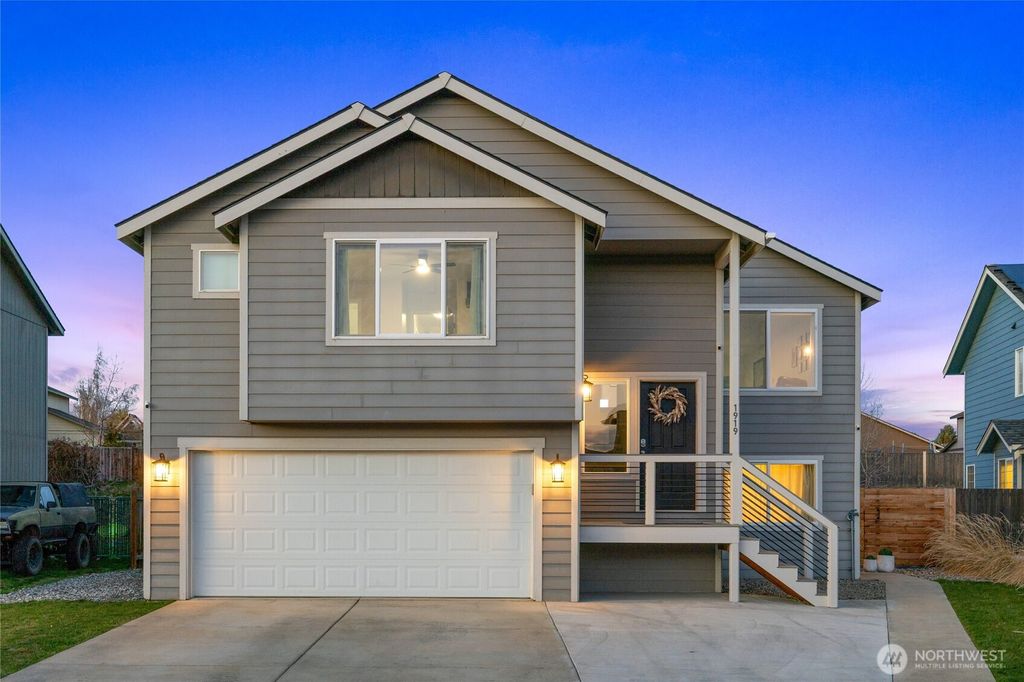 Photo of 1919 W Peakview Drive, Ellensburg, WA 98926 (MLS # 2499447)