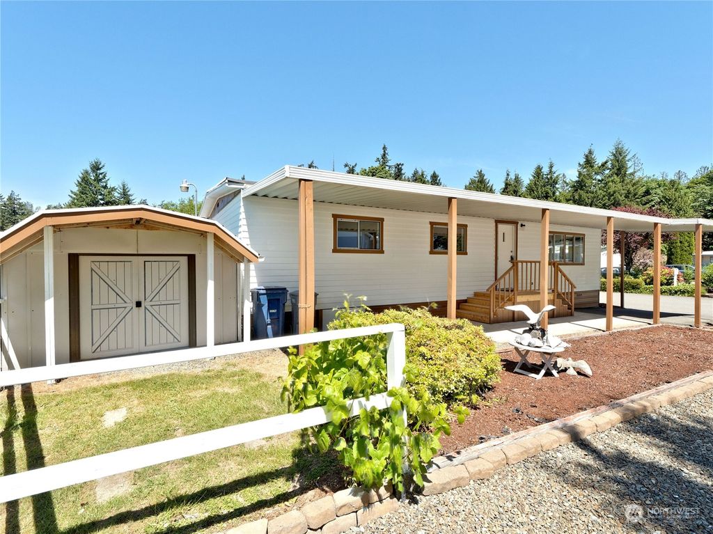 Photo of 11622 Silver Lake Road, Everett, WA 98208 (MLS # 2076957)