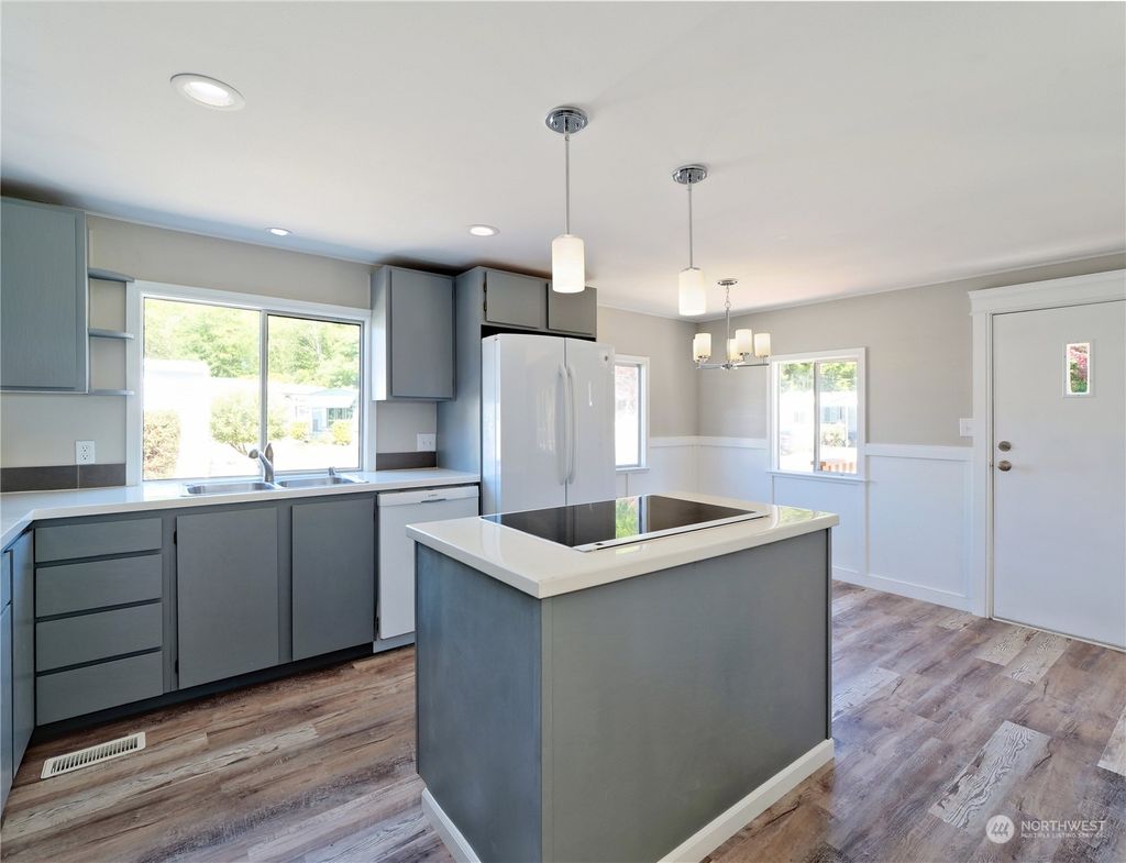 Photo of 11622 Silver Lake Road, Everett, WA 98208 (MLS # 2076957)