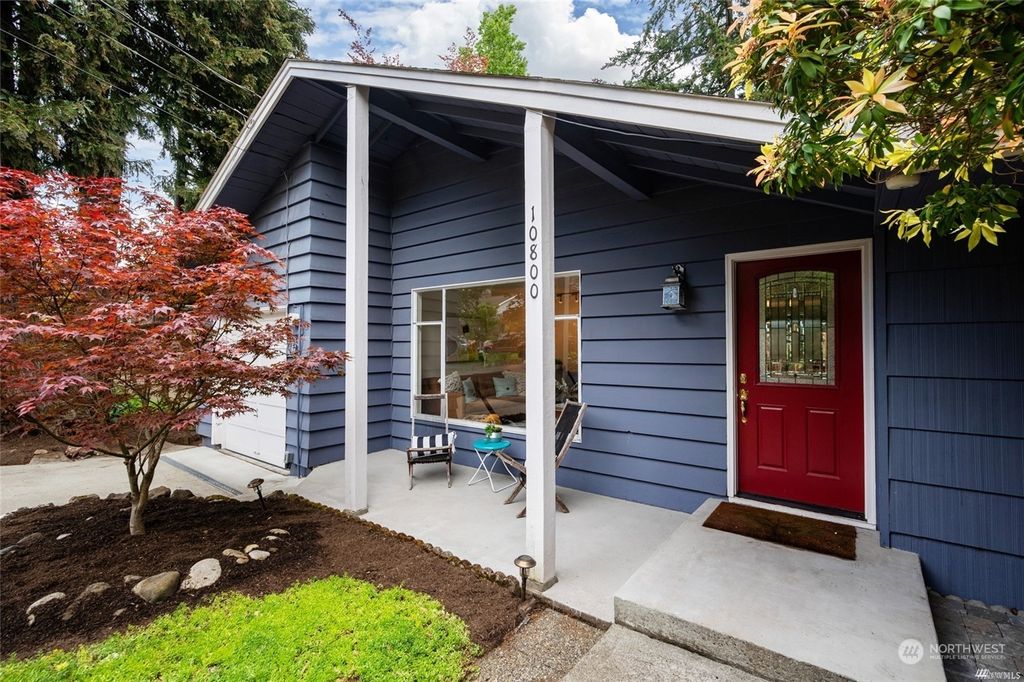 Photo of 10800 27th Avenue NE, Seattle, WA 98125 (MLS # 2152586)