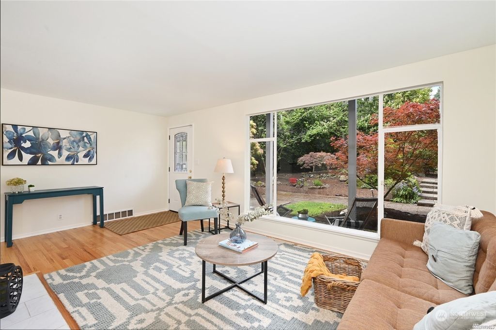 Photo of 10800 27th Avenue NE, Seattle, WA 98125 (MLS # 2152586)