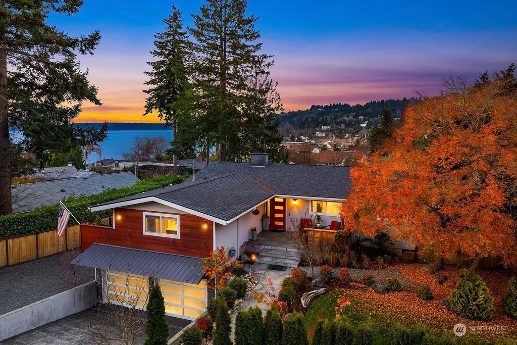 Photo of 1104 Riviera Place SW, Normandy Park, WA 98166 (MLS # 2315277)