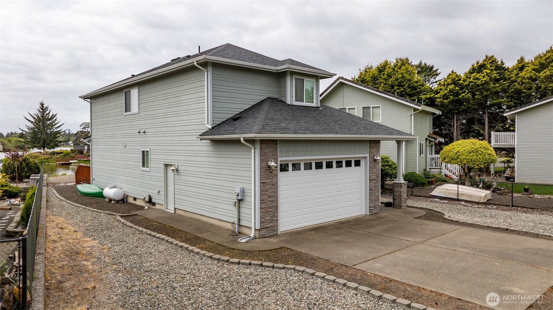 381 Lake Bay Loop SE