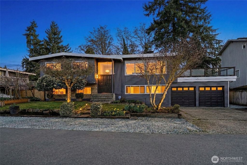 Photo of 13666 18th Avenue SW, Burien, WA 98166 (MLS # 2488733)