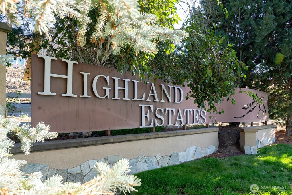 Photo of 3223 Martin Place, East Wenatchee, WA 98802 (MLS # 2493526)