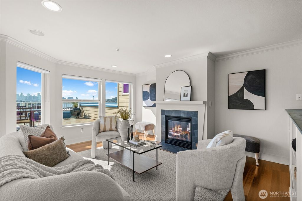 Photo of 3919 Latona Avenue NE #305, Seattle, WA 98105 (MLS # 2432897)