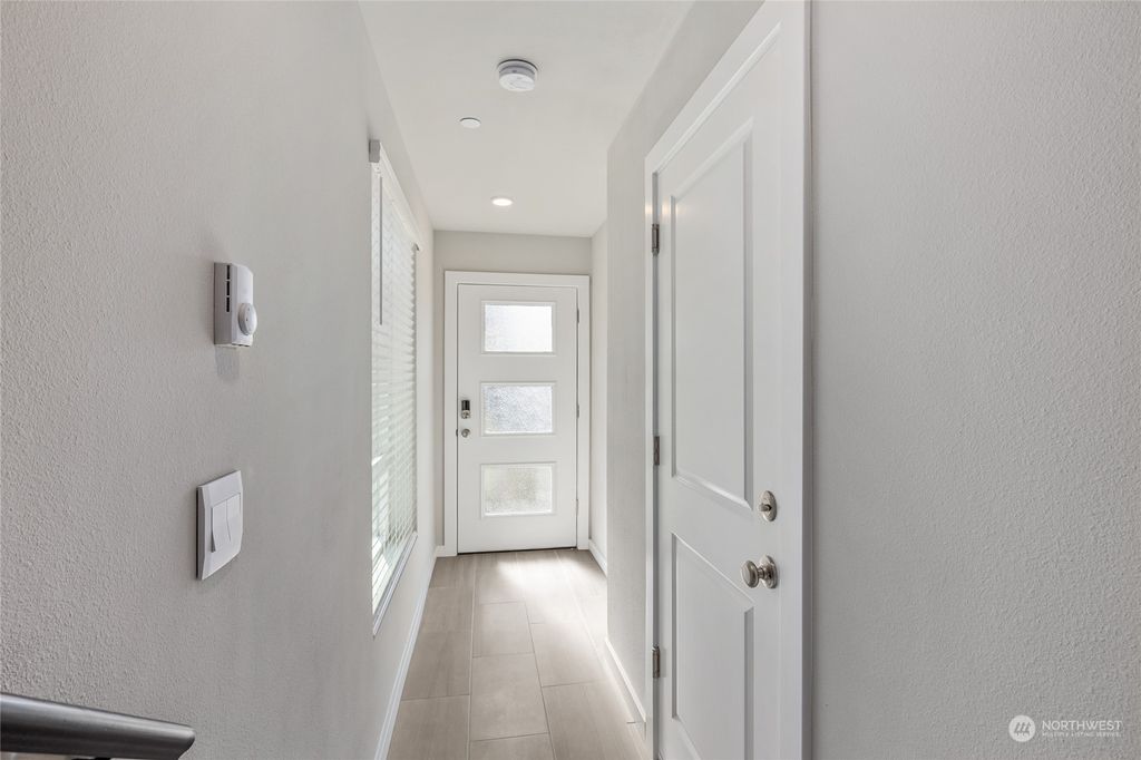 Photo of 23413 Edmonds Way #E1, Edmonds, WA 98026 (MLS # 2170462)