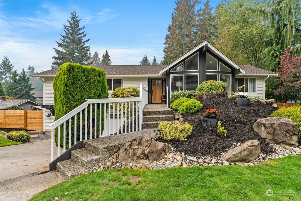 Photo of 15508 25th Lane SE, Mill Creek, WA 98012 (MLS # 2012028)