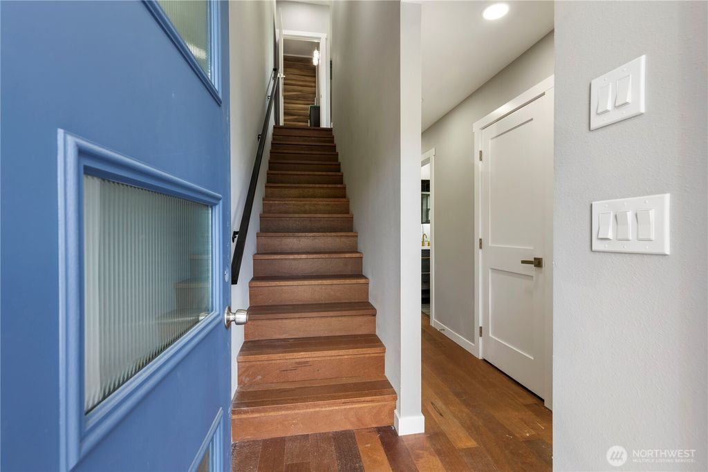Photo of 2425 SW Findlay Street, Seattle, WA 98106 (MLS # 2365399)