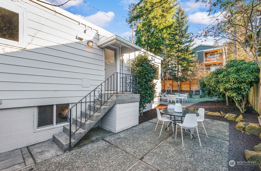 listing image 9366108232652139885