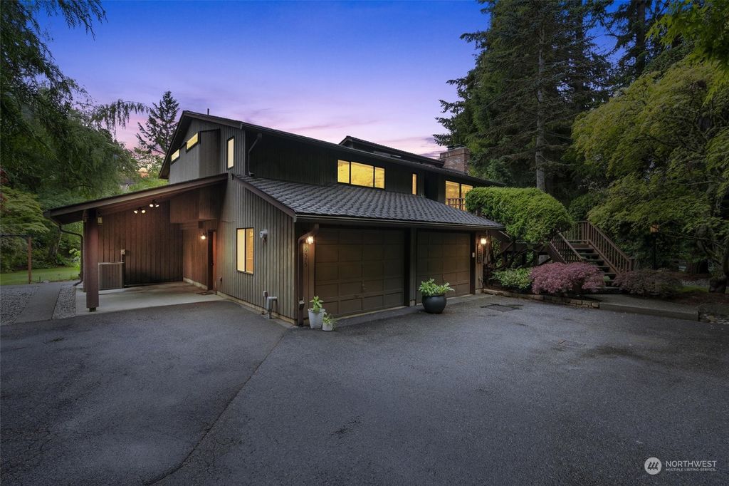 Photo of 19575 4th Avenue SW, Normandy Park, WA 98166 (MLS # 2243940)