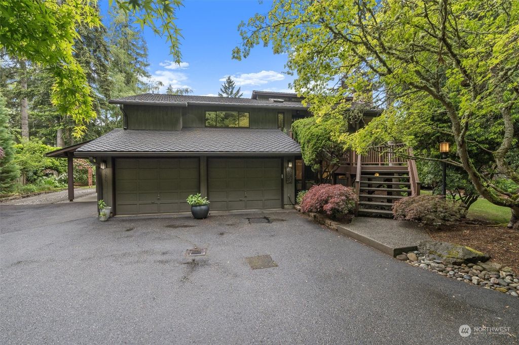 Photo of 19575 4th Avenue SW, Normandy Park, WA 98166 (MLS # 2243940)