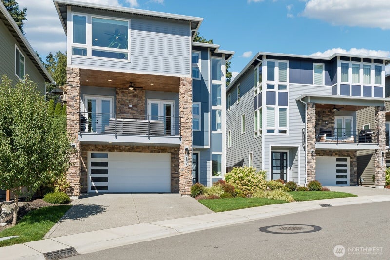 7504 S 129th Place