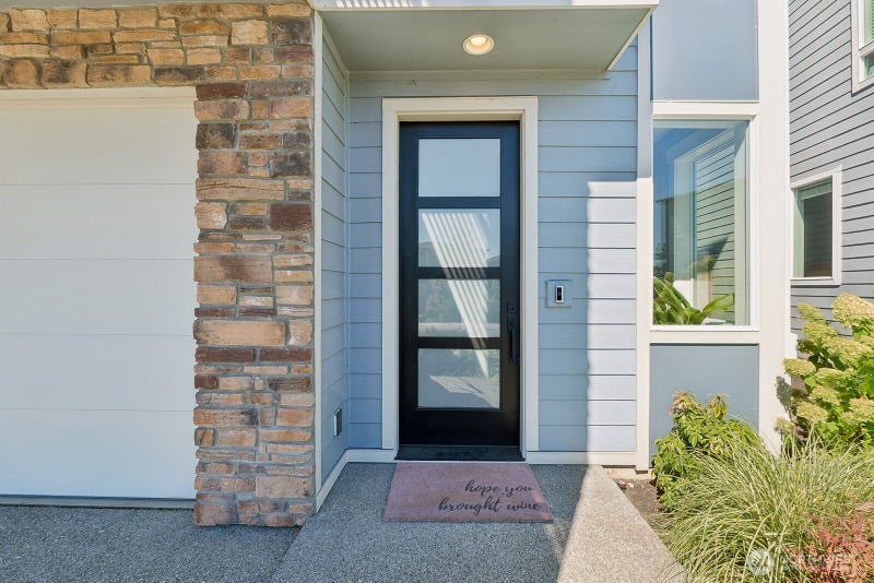 7504 S 129th Place