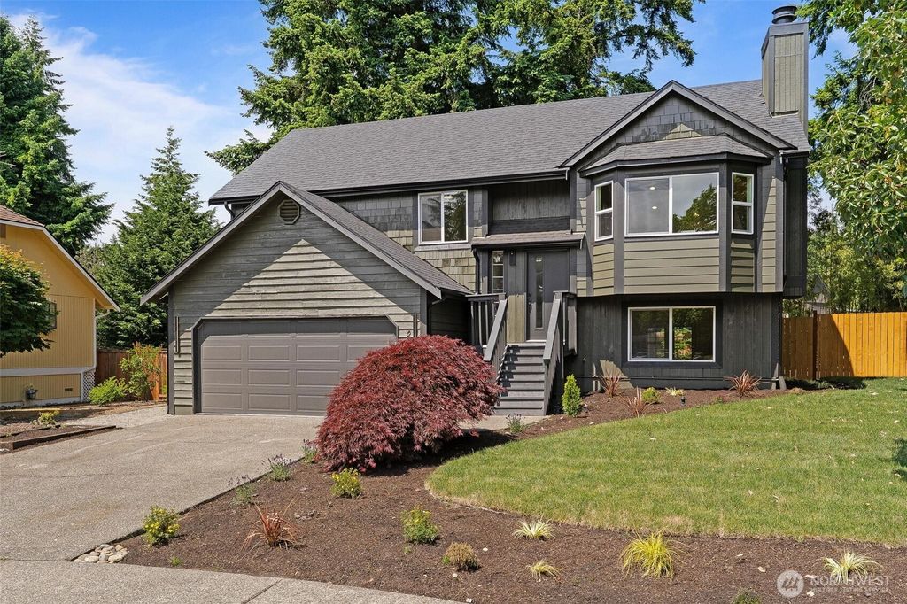 Photo of 236 S 316th Place, Federal Way, WA 98003 (MLS # 2380910)
