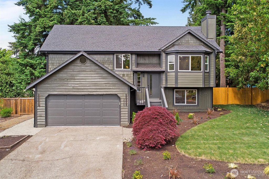 Photo of 236 S 316th Place, Federal Way, WA 98003 (MLS # 2380910)