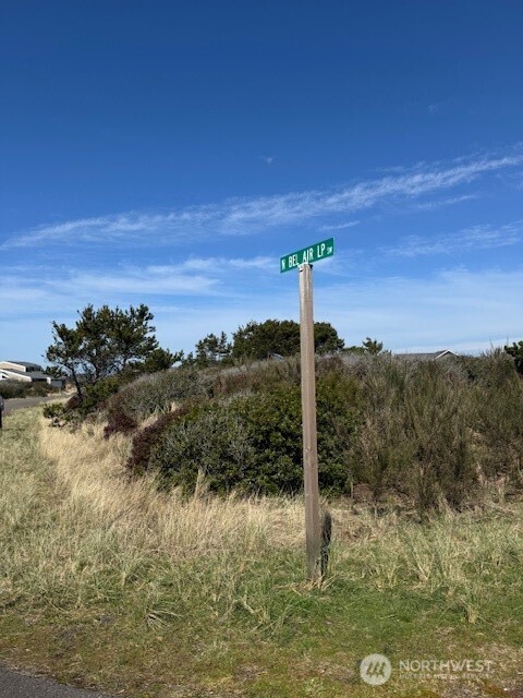 453 N Bel Air Loop