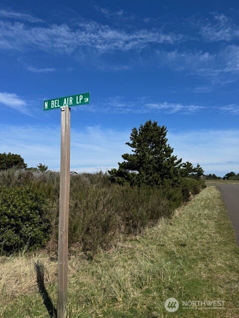453 N Bel Air Loop