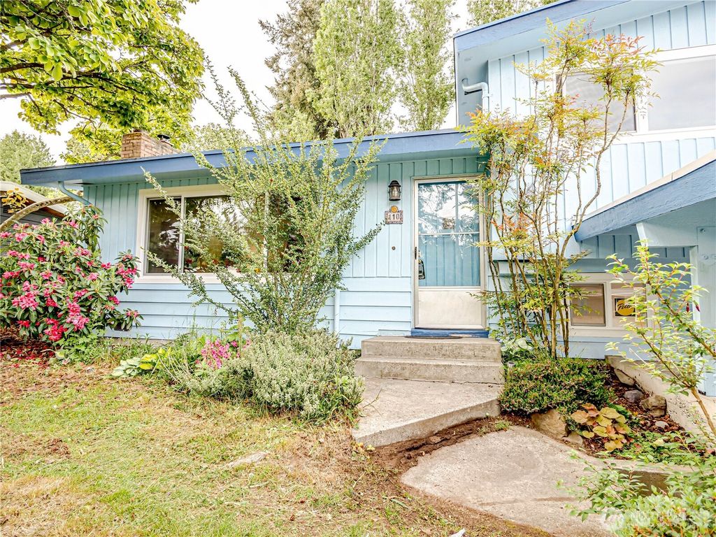 Photo of 110 N 201st Street, Shoreline, WA 98133 (MLS # 2503472)