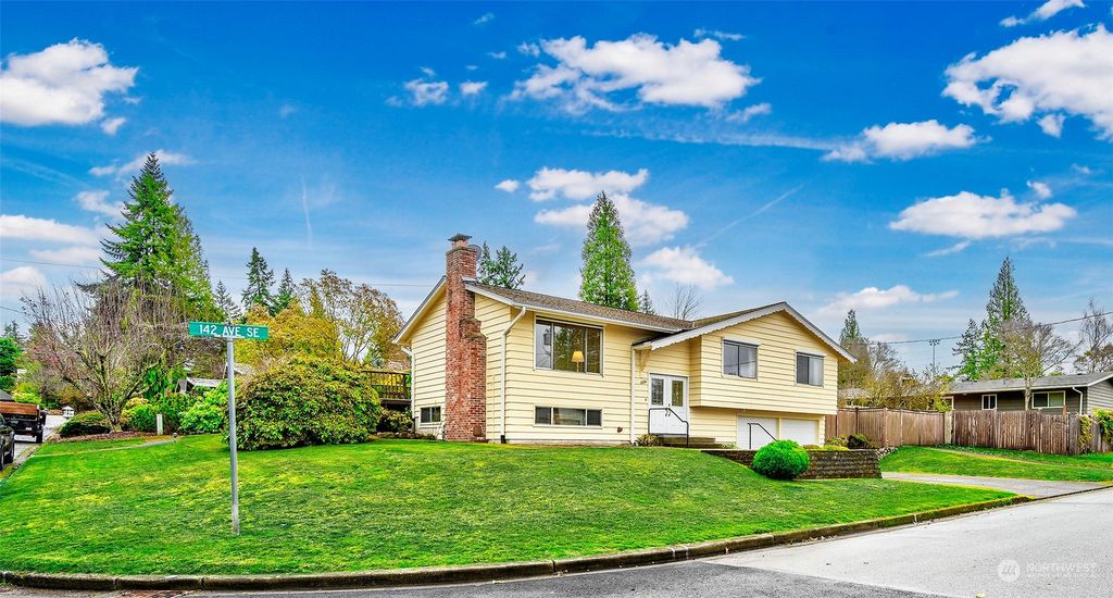 Photo of 2206 142 Avenue SE, Bellevue, WA 98007 (MLS # 2181966)