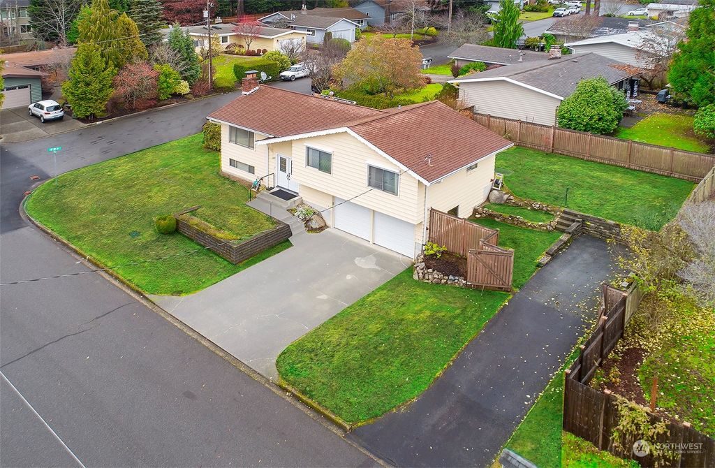 Photo of 2206 142 Avenue SE, Bellevue, WA 98007 (MLS # 2181966)