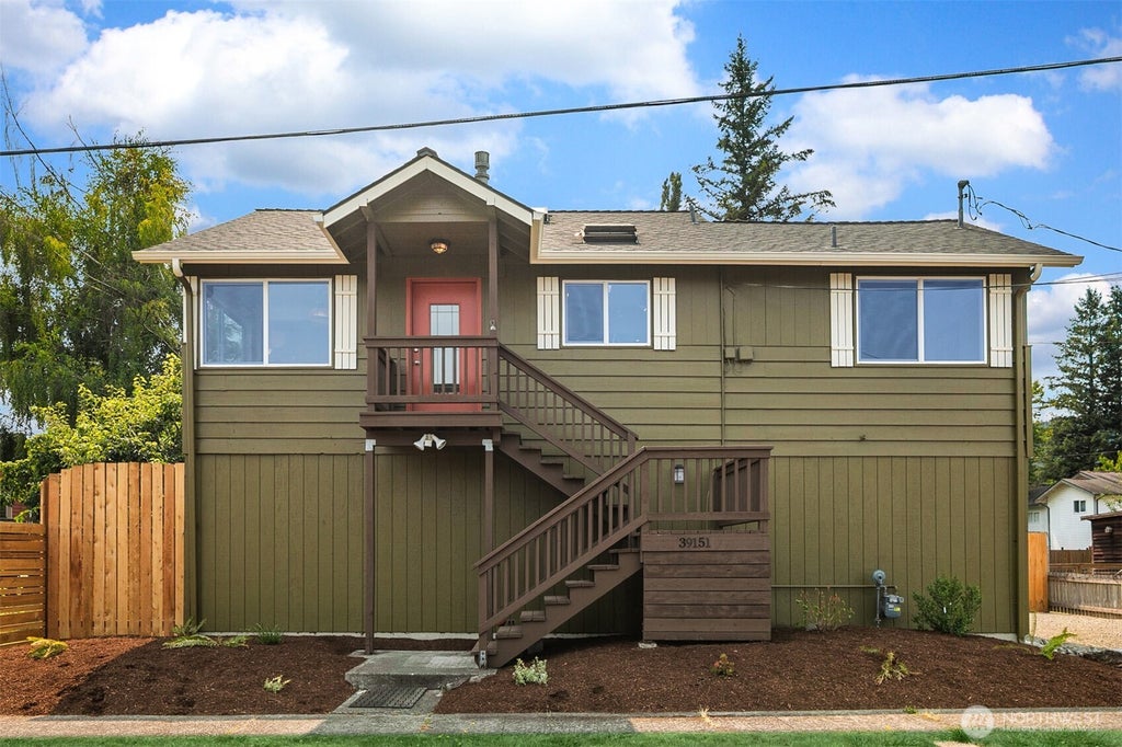 Photo of 39151 SE Delta Street, Snoqualmie, WA 98065 (MLS # 2582923)