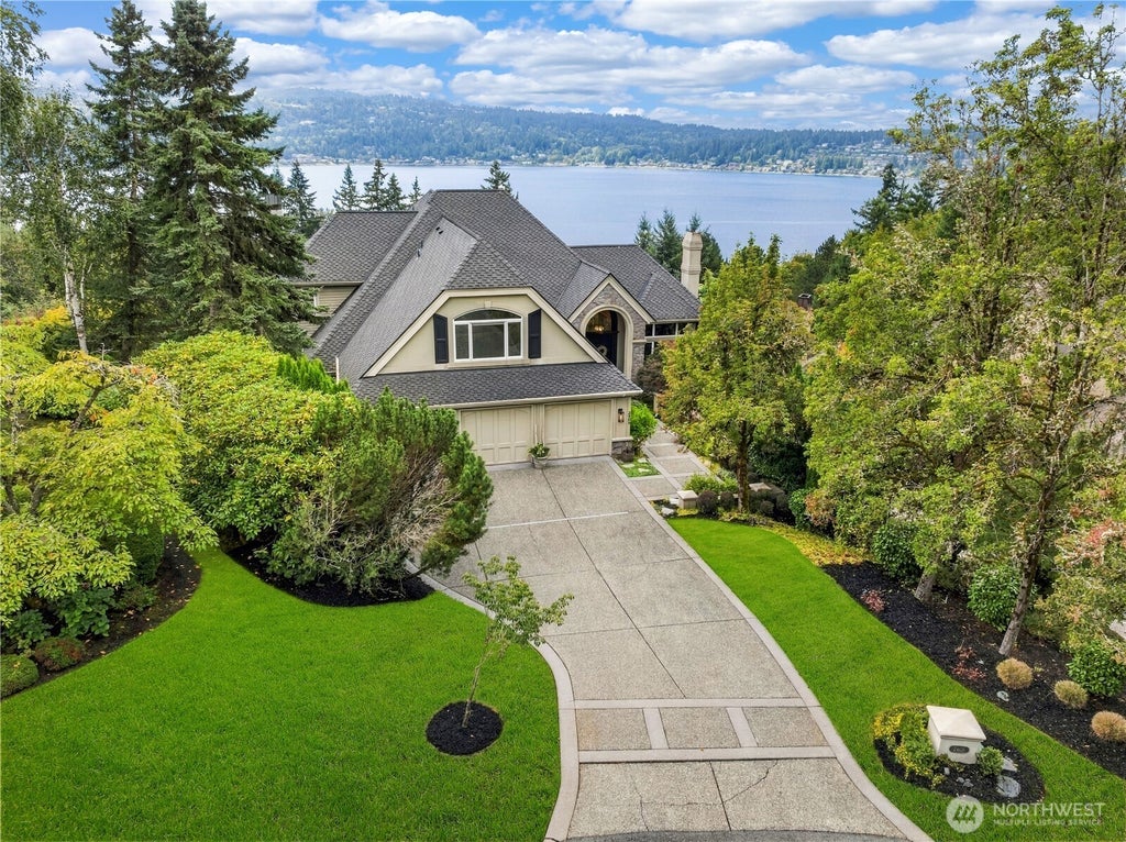 Photo of 2409 196th Avenue SE, Sammamish, WA 98075 (MLS # 2581648)